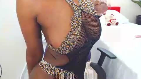 Snapshot of keyra_dainty chatting on 11-24-25, 11:26 Sandy Saenz online show from 11-24-25, 11:26