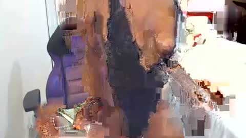 Snapshot of keyra_dainty chatting on 11-25-25, 11:32 Sandy Saenz online show from 11-25-25, 11:32