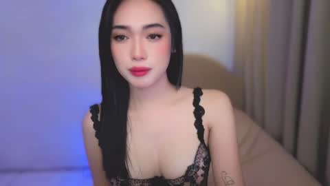 Snapshot of khaleesi_sonrisa chatting on 06-25-26, 02:43 sonrisa online show from 06-25-26, 02:43