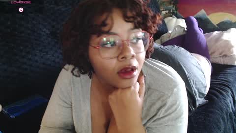 Snapshot of khayaparker chatting on 12-19-24, 05:40 Khaya online show from 12-19-24, 05:40