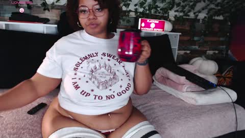 Snapshot of khayaparker chatting on 12-22-24, 11:11 Khaya online show from 12-22-24, 11:11