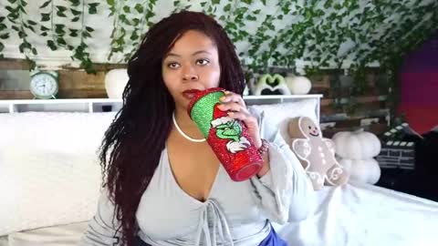 Snapshot of khayaparker chatting on 02-24-25, 01:31 Khaya online show from 02-24-25, 01:31