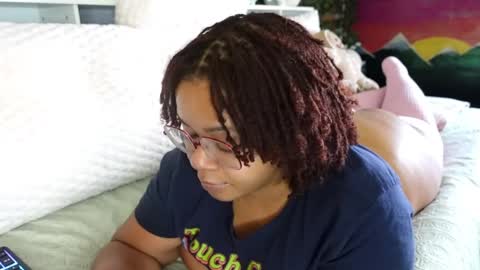 Snapshot of khayaparker chatting on 03-10-25, 03:30 Khaya online show from 03-10-25, 03:30