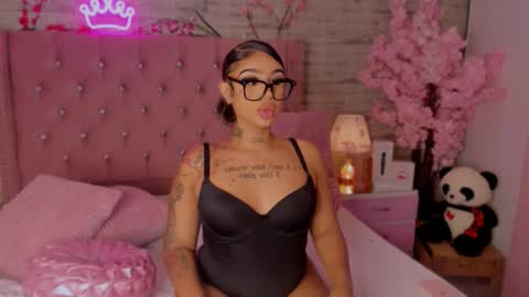 Khelany Isyy  online show from 09-28-25, 01:27