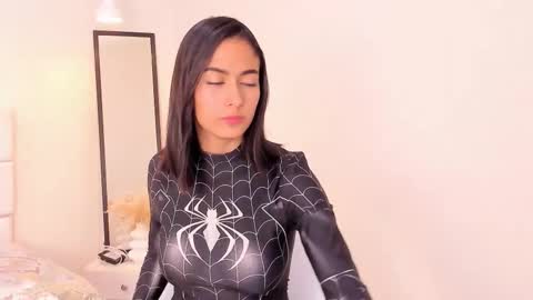 Khloe online show from 02-09-26, 01:37