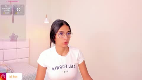 Khloe online show from 06-08-26, 12:49