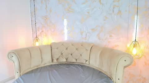 Khloe online show from 04-08-26, 05:07