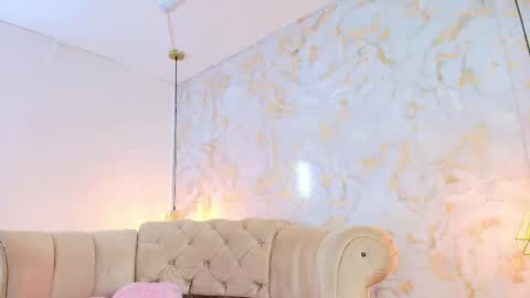 Khloe online show from 05-16-26, 10:36