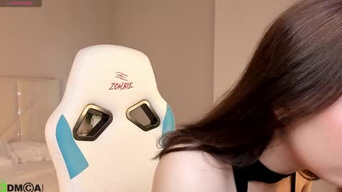 Ellie online show from 04-27-26, 02:31