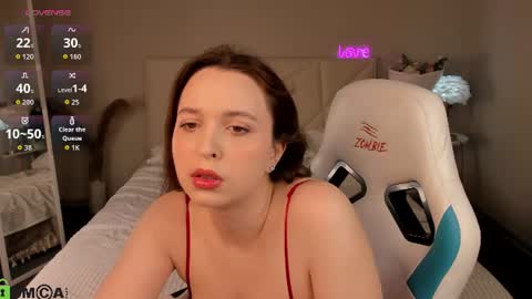 Snapshot of ki_wizz chatting on 06-27-26, 02:49 Ellie online show from 06-27-26, 02:49