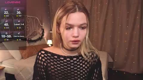 Snapshot of kiana_vision chatting on 12-16-25, 05:56 Kiana online show from 12-16-25, 05:56