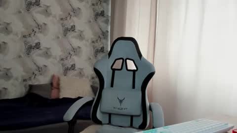 kianna_dior_ online show from 04-24-26, 07:11