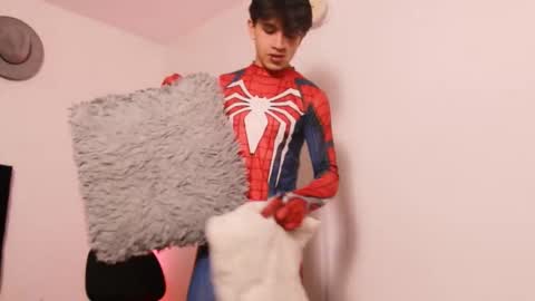 Snapshot of kianryu chatting on 10-28-25, 03:14 Adrian Chlloe online show from 10-28-25, 03:14