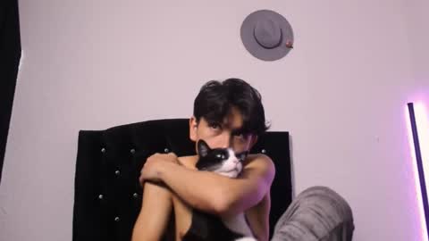 Snapshot of kianryu chatting on 11-04-25, 04:17 Adrian Chlloe online show from 11-04-25, 04:17