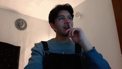 Snapshot of kianryu chatting on 11-13-25, 02:43 Adrian Chlloe online show from 11-13-25, 02:43