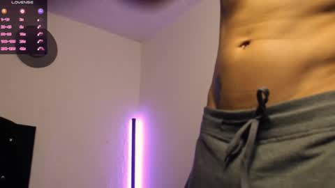 Snapshot of kianryu chatting on 11-29-25, 10:35 Adrian Chlloe online show from 11-29-25, 10:35