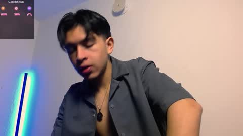 Snapshot of kianryu chatting on 12-05-25, 04:03 Adrian Chlloe online show from 12-05-25, 04:03