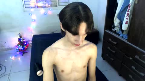 Snapshot of kiantwink chatting on 12-29-24, 10:14 kiantwink online show from 12-29-24, 10:14