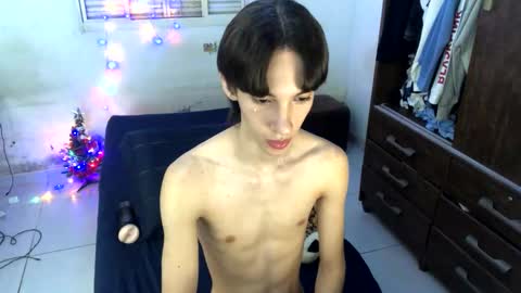 Snapshot of kiantwink chatting on 12-30-24, 08:04 kiantwink online show from 12-30-24, 08:04