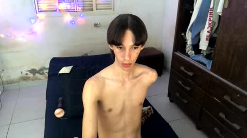 Snapshot of kiantwink chatting on 01-04-25, 08:06 kiantwink online show from 01-04-25, 08:06