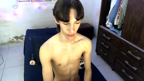 Snapshot of kiantwink chatting on 01-06-25, 09:54 kiantwink online show from 01-06-25, 09:54