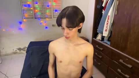 Snapshot of kiantwink chatting on 01-13-25, 03:45 kiantwink online show from 01-13-25, 03:45