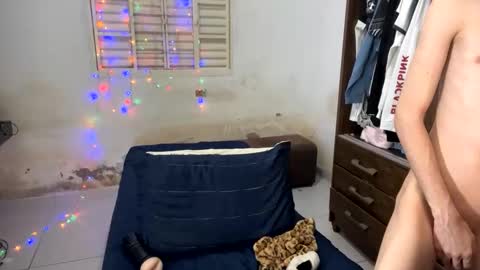 Snapshot of kiantwink chatting on 02-17-25, 08:04 kiantwink online show from 02-17-25, 08:04