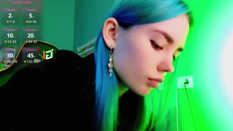 Snapshot of kiara_dream chatting on 09-25-25, 08:56 Kira online show from 09-25-25, 08:56
