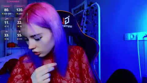 Snapshot of kiara_dream chatting on 10-30-25, 09:15 Kira online show from 10-30-25, 09:15