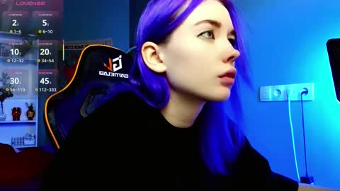 Snapshot of kiara_dream chatting on 11-10-25, 09:25 Kira online show from 11-10-25, 09:25