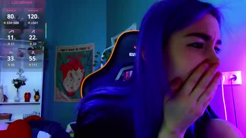 Snapshot of kiara_dream chatting on 11-14-25, 10:40 Kira online show from 11-14-25, 10:40