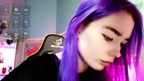 Snapshot of kiara_dream chatting on 11-17-25, 09:09 Kira online show from 11-17-25, 09:09