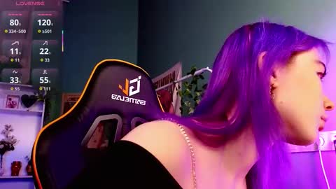 Snapshot of kiara_dream chatting on 11-25-25, 09:04 Kira online show from 11-25-25, 09:04