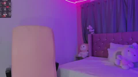 Snapshot of kiara_lovelyy chatting on 05-24-26, 03:44 Kiara online show from 05-24-26, 03:44