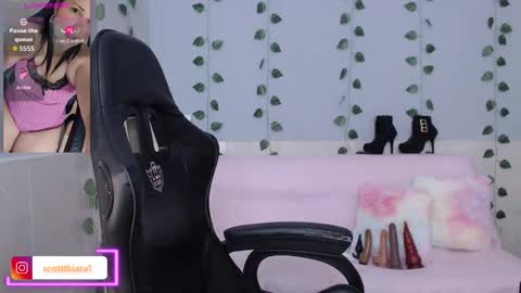 Snapshot of kiara_scottt chatting on 11-15-25, 08:55 Kiara online show from 11-15-25, 08:55