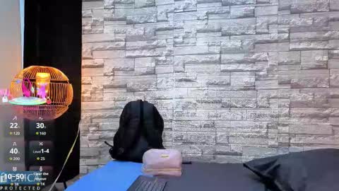 Kiara Zahiri online show from 11-26-25, 11:44