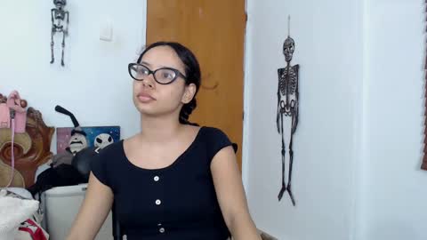 kiaralenon online show from 10-01-25, 05:57