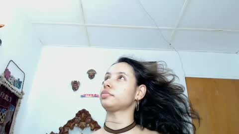 kiaralenon online show from 10-05-25, 12:42