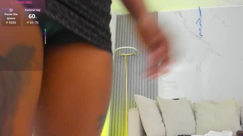 Snapshot of kiaratentation chatting on 11-30-25, 07:51 kiaratentation online show from 11-30-25, 07:51