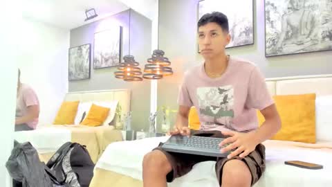 Snapshot of kieran_derek chatting on 10-23-25, 03:17 Kieran Derek online show from 10-23-25, 03:17