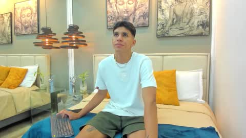 Snapshot of kieran_derek chatting on 11-08-25, 04:12 Kieran Derek online show from 11-08-25, 04:12