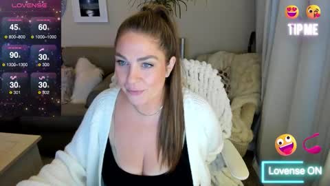 Kiera Reines online show from 12-04-25, 01:59