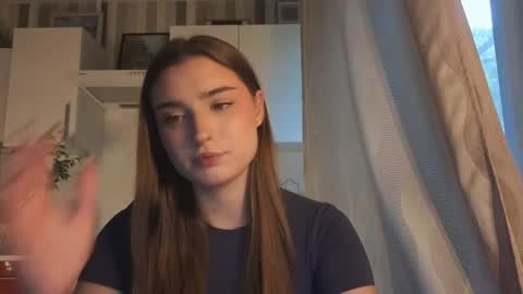 Ola my name is Lissa  Lets hit 10 Thumbs Up together   online show from 06-02-26, 02:30