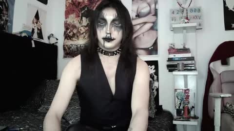 Snapshot of kiiller_queen chatting on 05-23-26, 05:06 kenny online show from 05-23-26, 05:06