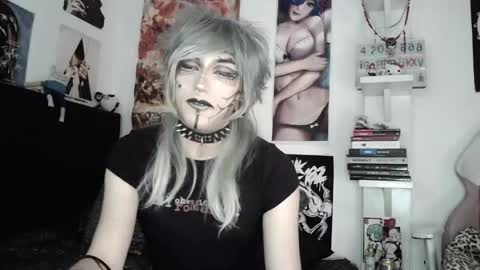 Snapshot of kiiller_queen chatting on 06-05-26, 07:08 kenny online show from 06-05-26, 07:08