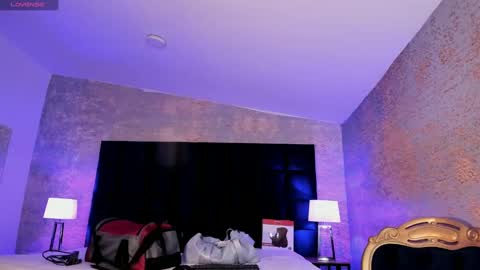 Snapshot of kiim_taaylor chatting on 02-12-25, 05:58 Kim online show from 02-12-25, 05:58