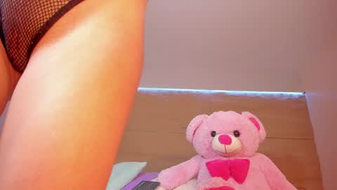 Snapshot of kiimcooper chatting on 01-20-25, 09:56 KIM COOPER online show from 01-20-25, 09:56