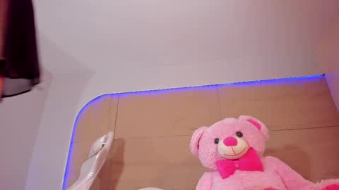 Snapshot of kiimcooper chatting on 02-17-25, 10:07 KIM COOPER online show from 02-17-25, 10:07