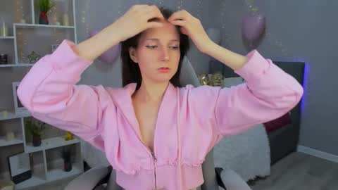 Kika online show from 02-20-26, 02:06