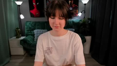 Kika online show from 04-13-26, 02:22